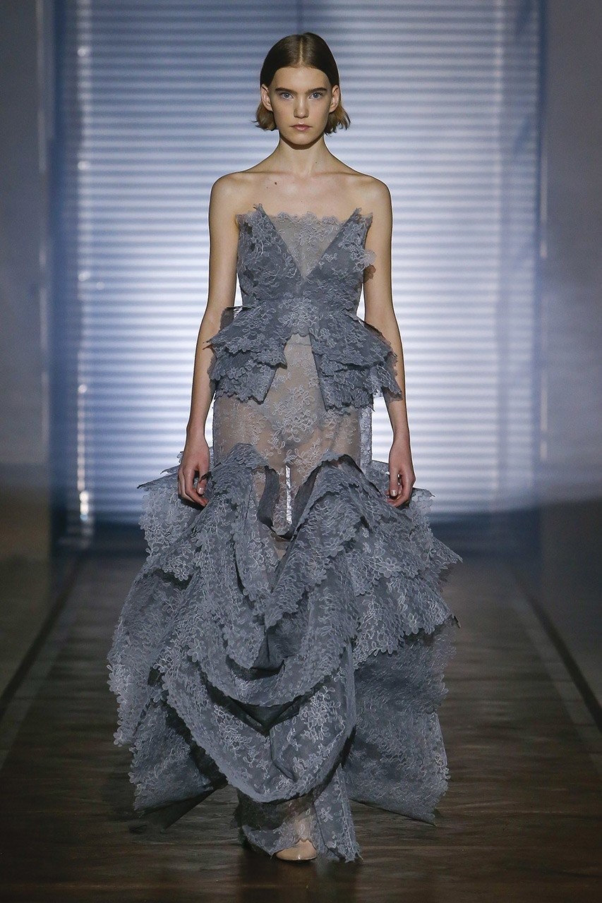 Δυναμισμός και tailoring στην haute couture συλλογή του Givenchy - Φωτογραφία 21