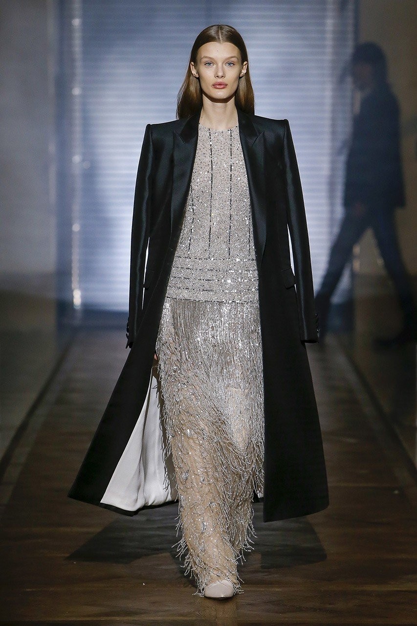 Δυναμισμός και tailoring στην haute couture συλλογή του Givenchy - Φωτογραφία 26