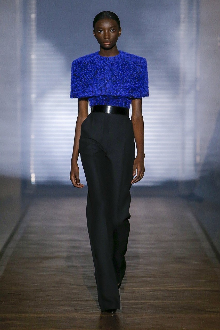 Δυναμισμός και tailoring στην haute couture συλλογή του Givenchy - Φωτογραφία 28