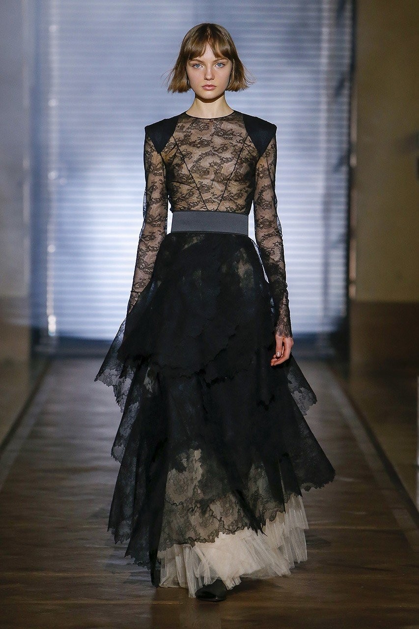 Δυναμισμός και tailoring στην haute couture συλλογή του Givenchy - Φωτογραφία 37