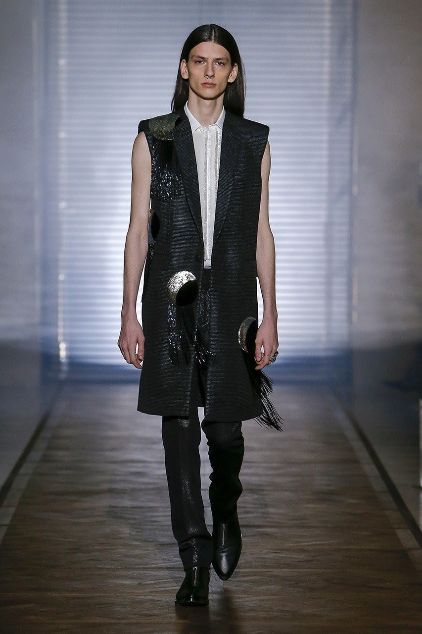 Δυναμισμός και tailoring στην haute couture συλλογή του Givenchy - Φωτογραφία 38