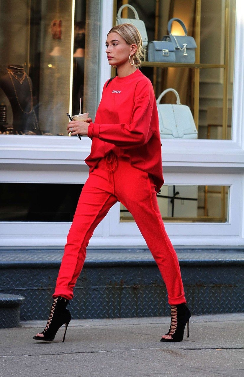  Hailey Baldwin: Η βασίλισσα της sexy athleisure τάσης - Φωτογραφία 2