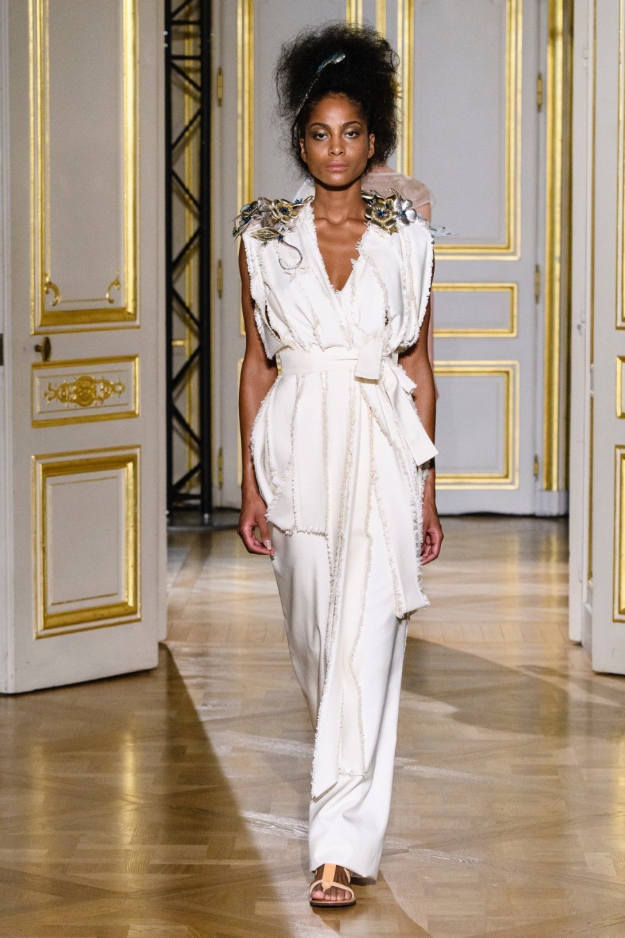 Άρωμα αρχαίας Ελλάδας έφερε ο Laskaris στην Haute Couture Fashion Week - Φωτογραφία 4