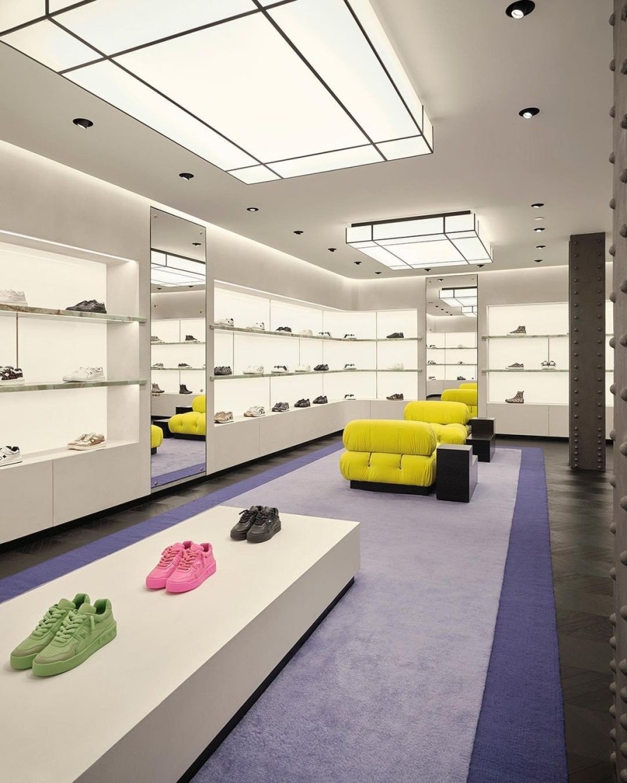 Περιηγηθείτε στην ολοκαίνουρια boutique του οίκου Valentino στη Νέα Υόρκη- Φωτογραφία 8