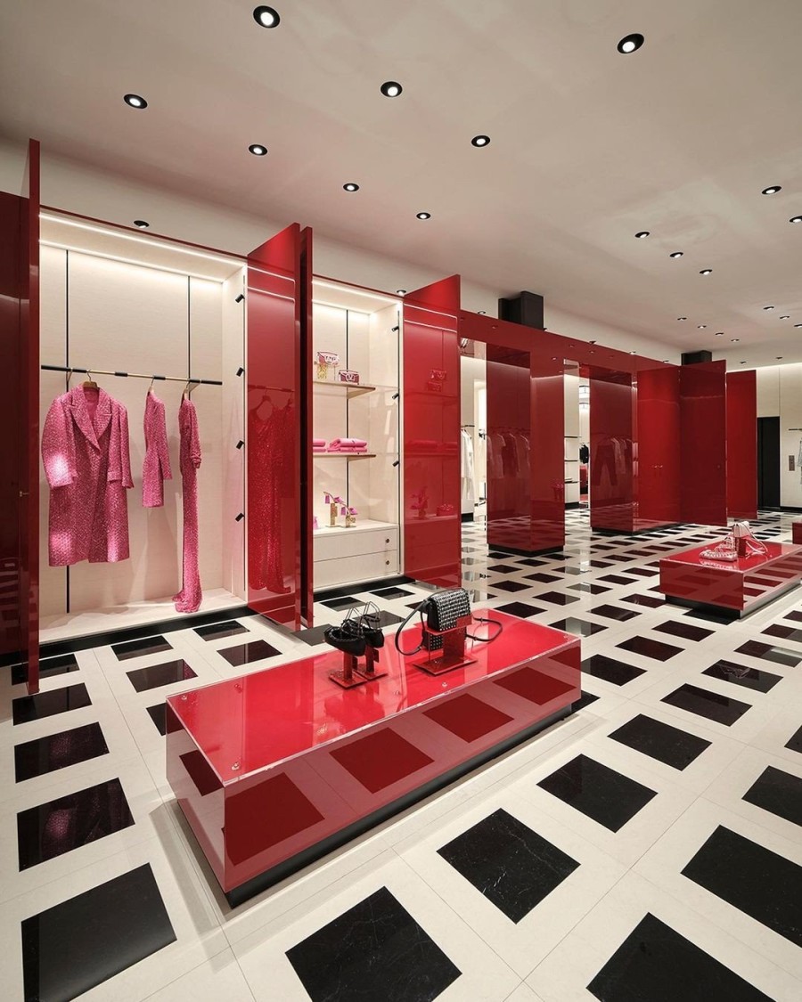 Περιηγηθείτε στην ολοκαίνουρια boutique του οίκου Valentino στη Νέα Υόρκη- Φωτογραφία 2