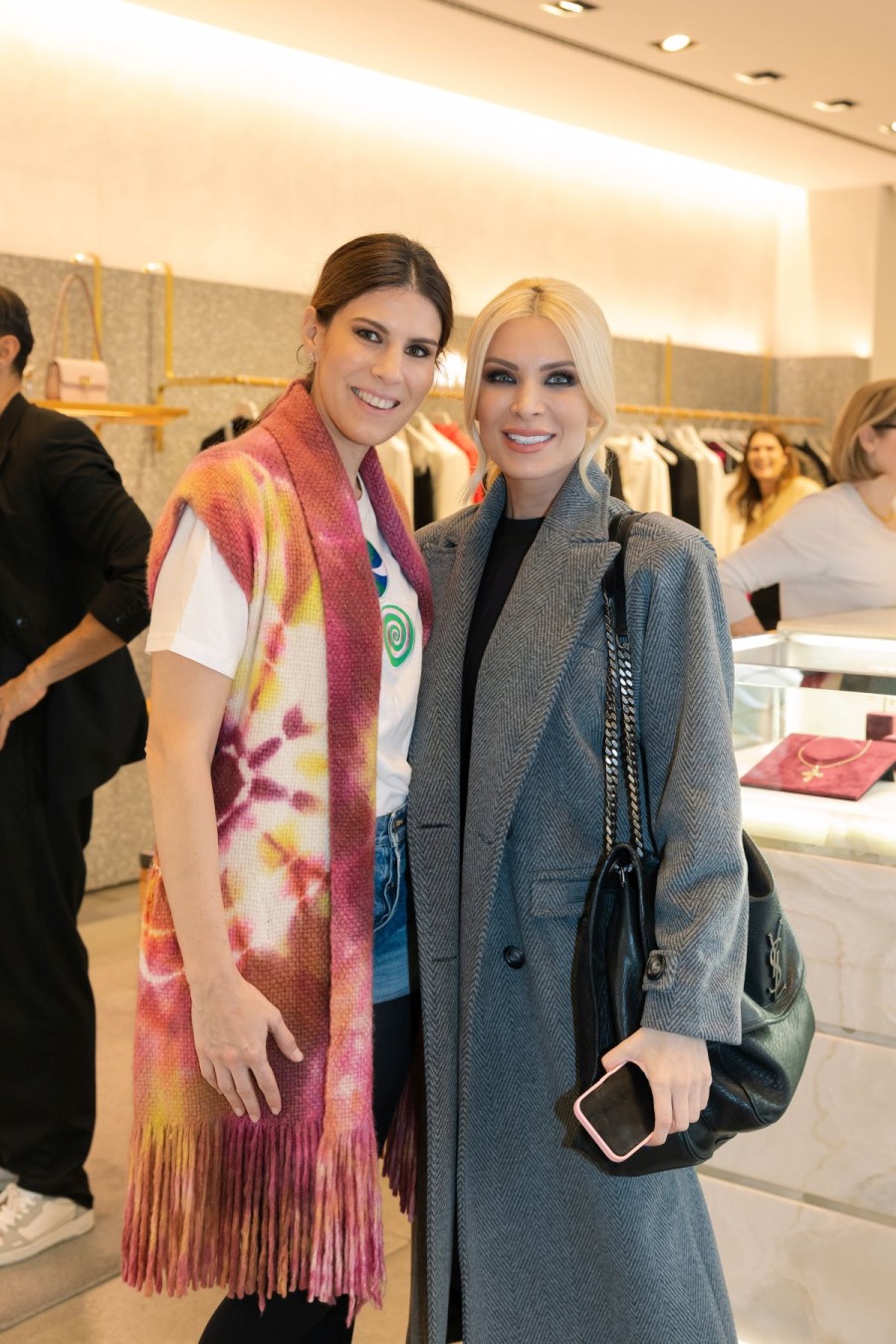 Luisa World x ΕΛΕΠΑΠ για τα Χριστούγεννα με την υπογραφή του καλλιτέχνη Άγγελου Πλέσσα- Φωτογραφία 2