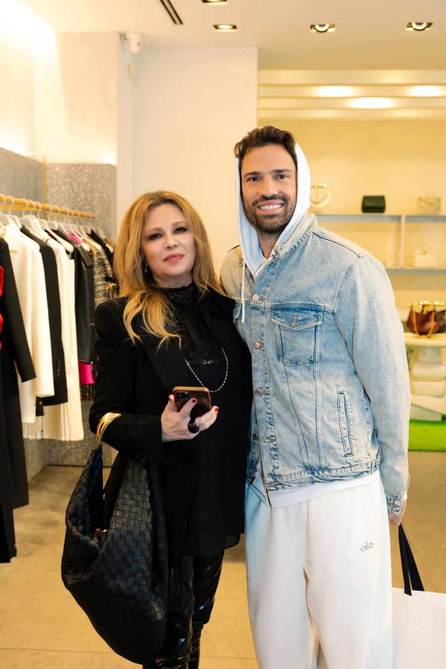 Luisa World x ΕΛΕΠΑΠ για τα Χριστούγεννα με την υπογραφή του καλλιτέχνη Άγγελου Πλέσσα- Φωτογραφία 6