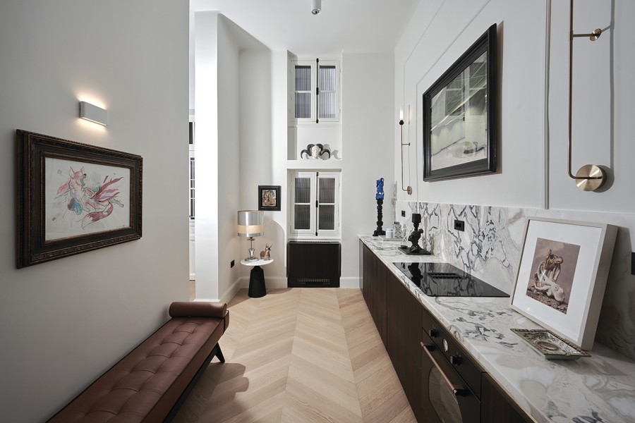 Ένα αστικό διαμέρισμα στην καρδιά της Αθήνας συγκεντρώνει όλα τα στοιχεία της εκλεκτικιστικής προσέγγισης- Φωτογραφία 2