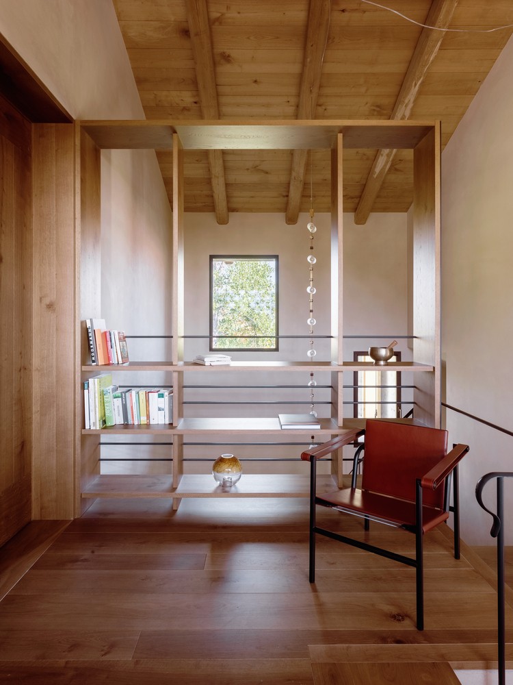 Ένα ιστορικό αγρόκτημα στη Βόρεια Ιταλία μεταμορφώθηκε στο κομψό σπίτι και studio ενός fashion designer - Φωτογραφία 3