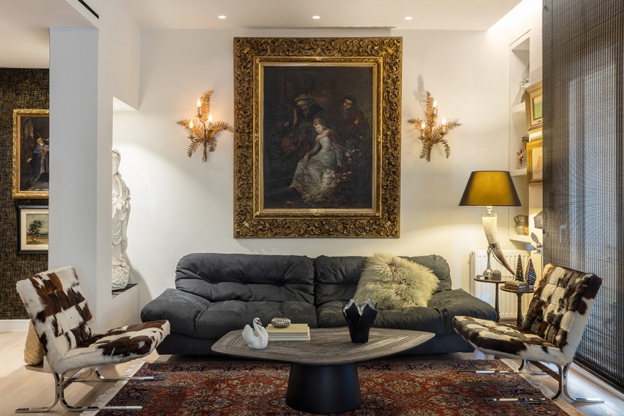 Ένα πρόσφατα ανακαινισμένο διαμέρισμα στο Κολωνάκι γεμάτο Τέχνη- Φωτογραφία 1