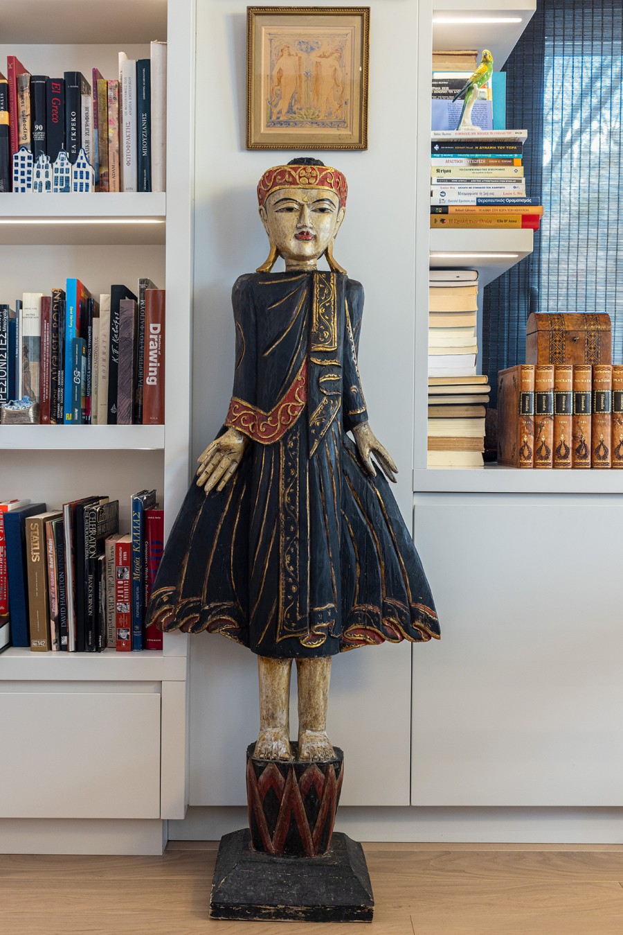 Ένα πρόσφατα ανακαινισμένο διαμέρισμα στο Κολωνάκι γεμάτο Τέχνη- Φωτογραφία 10