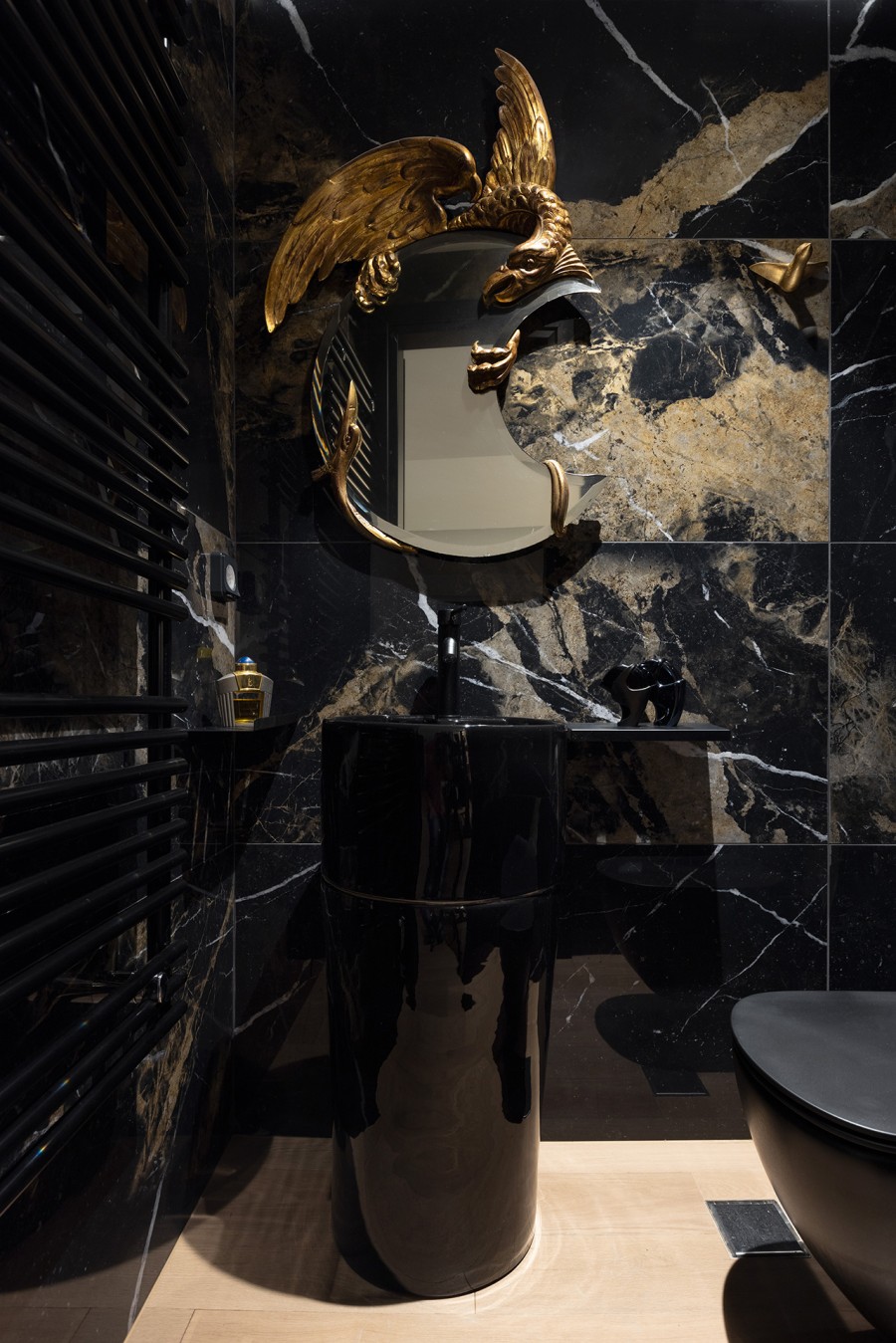 Ένα πρόσφατα ανακαινισμένο διαμέρισμα στο Κολωνάκι γεμάτο Τέχνη- Φωτογραφία 12