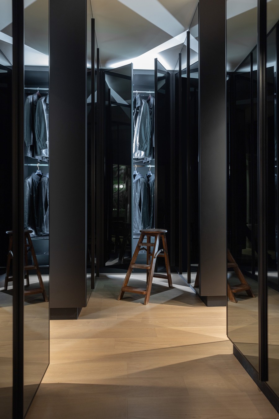 Ένα πρόσφατα ανακαινισμένο διαμέρισμα στο Κολωνάκι γεμάτο Τέχνη- Φωτογραφία 14