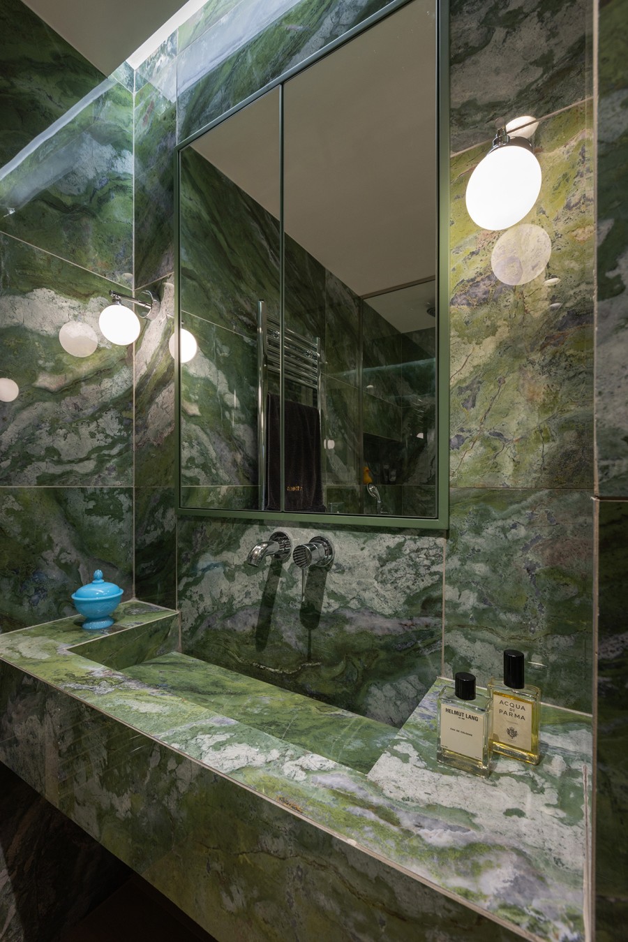 Ένα πρόσφατα ανακαινισμένο διαμέρισμα στο Κολωνάκι γεμάτο Τέχνη- Φωτογραφία 15