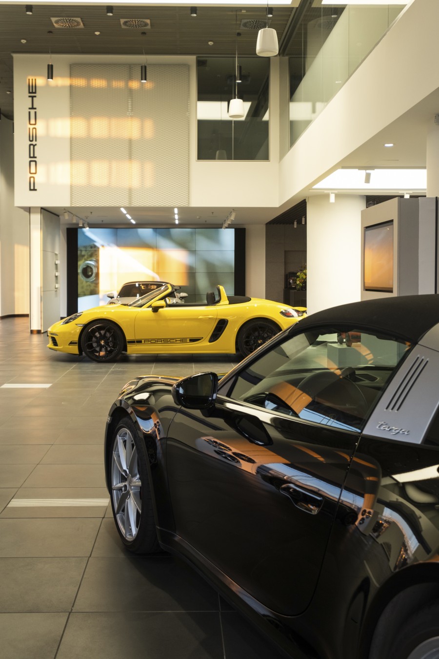 Τα λαμπερά εγκαίνια του Porsche Center Αthens - Παρουσιάστηκε για πρώτη φορά η νέα Taycan- Φωτογραφία 20