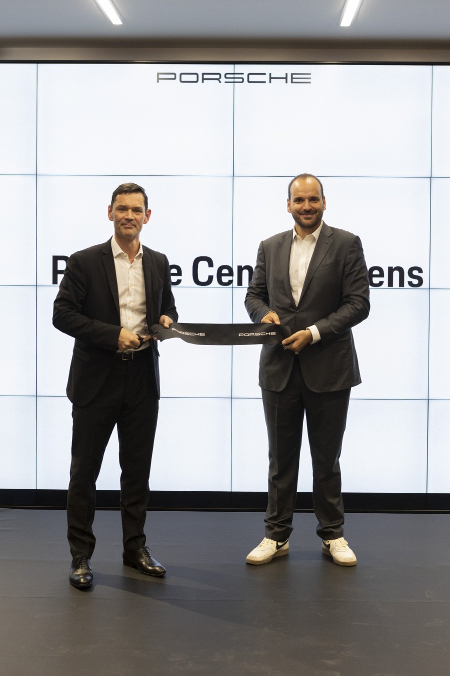 Τα λαμπερά εγκαίνια του Porsche Center Αthens - Παρουσιάστηκε για πρώτη φορά η νέα Taycan- Φωτογραφία 13