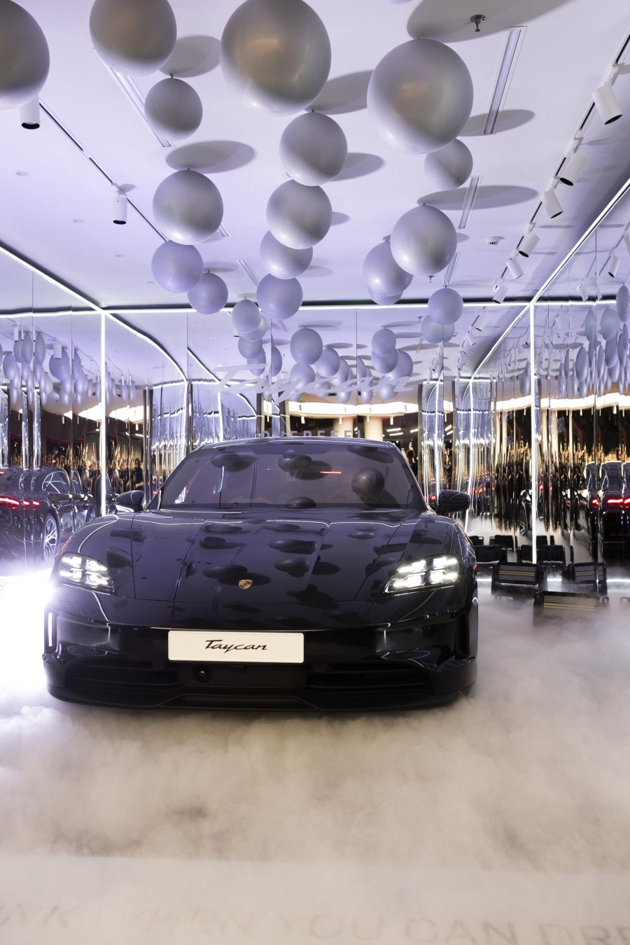 Τα λαμπερά εγκαίνια του Porsche Center Αthens - Παρουσιάστηκε για πρώτη φορά η νέα Taycan- Φωτογραφία 2