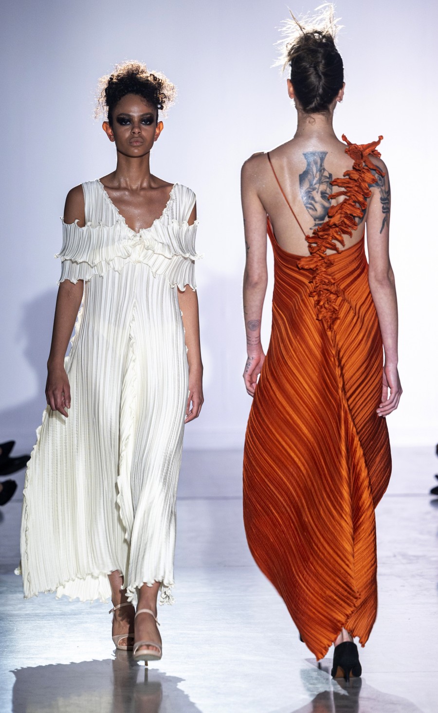 Η επίδειξη μόδας της Δάφνης Βαλέντε με φιλανθρωπικό χαρακτήρα στο MOMus της Θεσσαλονίκης - Φωτογραφία 8