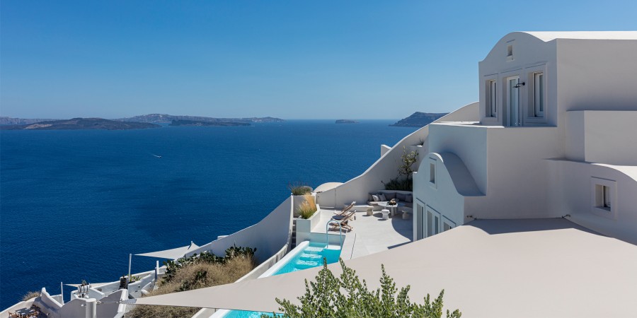 Αυτή η κατοικία στην Οία μετατρέπεται στο απόλυτο καλοκαιρινό όνειρο- Φωτογραφία 1