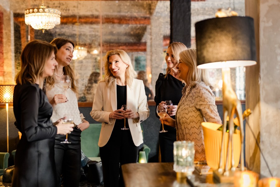 Ένα δείπνο του Glow 200 Anniversary και της πολυτελούς σαμπάνιας Veuve Clicquot με secret guest of honour την Josephine Verine- Φωτογραφία 7