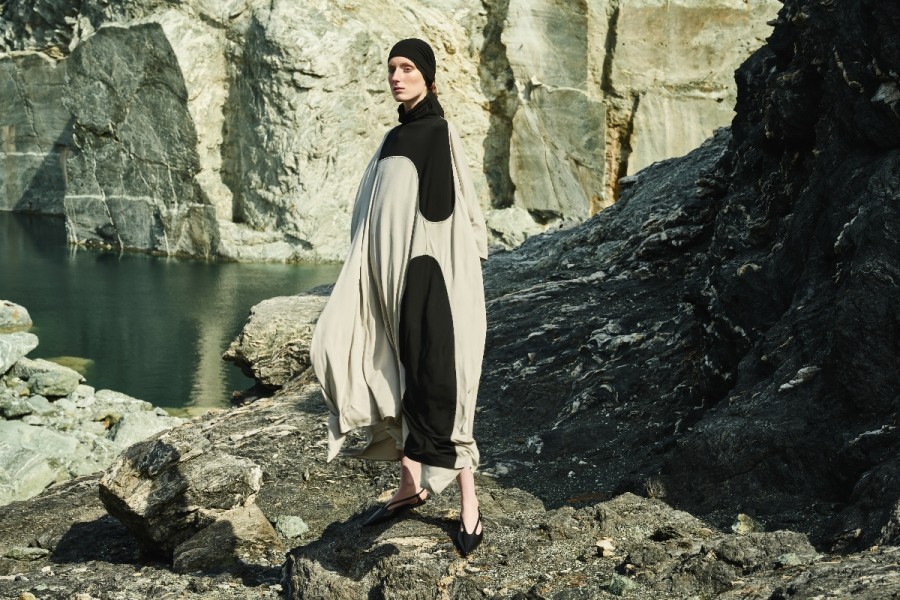 "Footprints": Μια νέα high-fashion καμπάνια που γιορτάζει την παράδοση και την αέναη τέχνη της αναγέννησης- Φωτογραφία 6