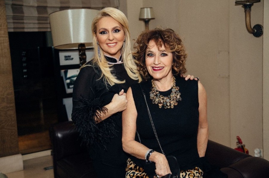 Save a Greek Stray: Το μασκέ πάρτι της Εριέττας Κούρκουλου-Λάτση - Φωτογραφία 9