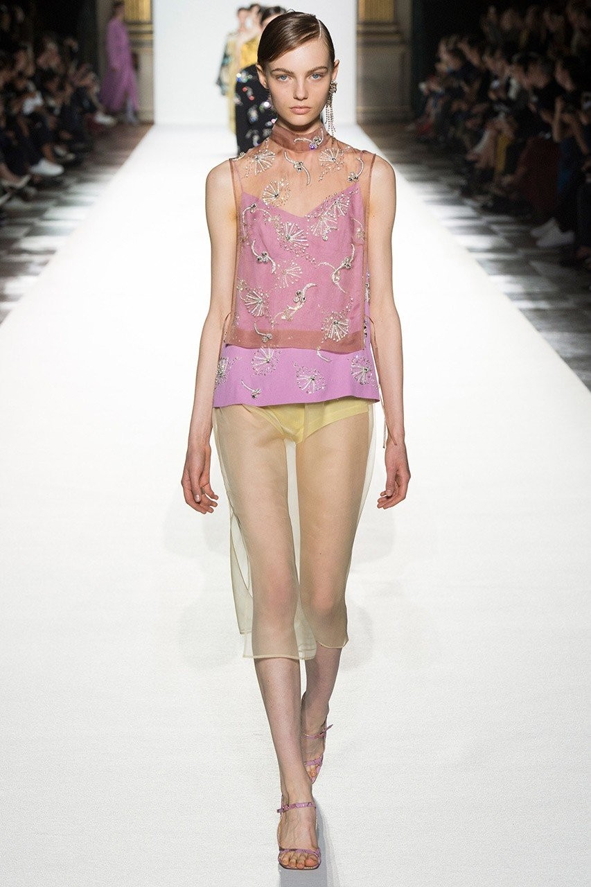 Γιατί να προτιμήσετε την pencil φούστα τη φετινή άνοιξη- Φωτογραφία 5