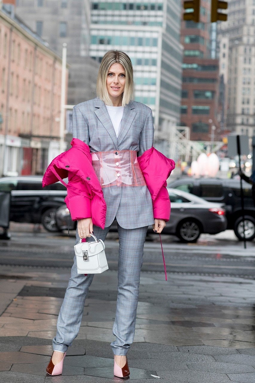 Τα NYFW street style looks που δε θα σταματάτε να χαζεύετε - Φωτογραφία 23