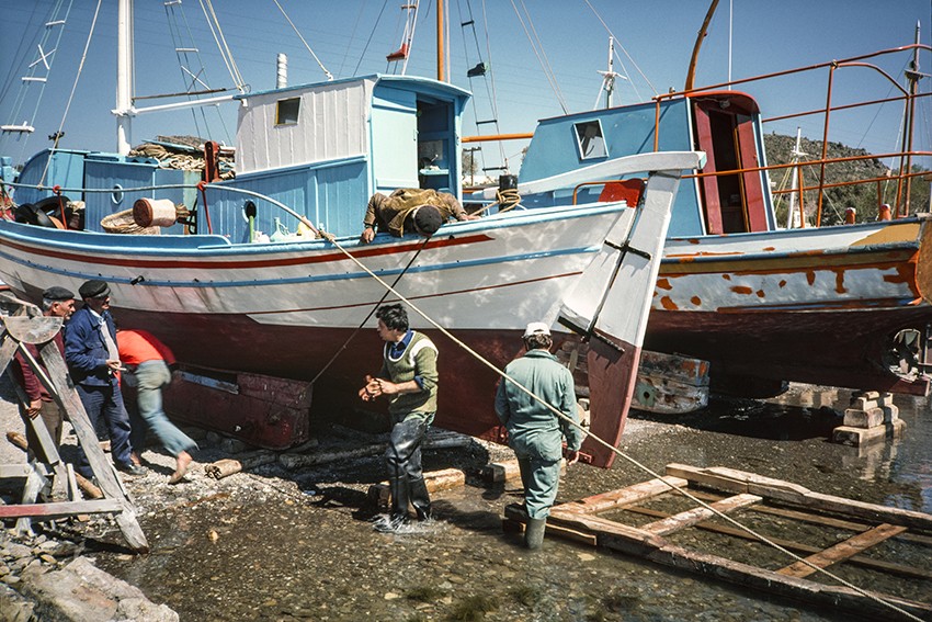 «Χαίρε Ξένε Στη Χώρα των Ονείρων»: Η νέα έκθεση στο Μουσείο Ακρόπολης που φέρνει στο επίκεντρο τη μεταπολεμική Ελλάδα- Φωτογραφία 2