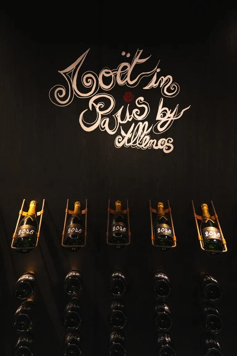 Moët in Paris by Alléno: Ένα πολύχρωμο pop-up εστιατόριο στην Πόλη του Φωτός που αλλάζει τα δεδομένα του fine dining- Φωτογραφία 3