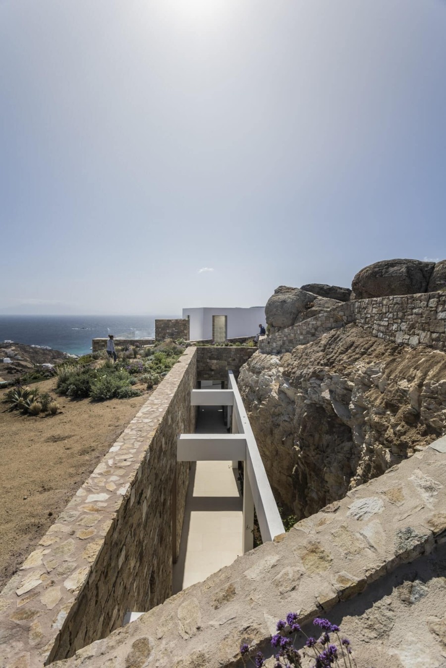 Μια εντυπωσιακή βίλα στη Μύκονο συνδυάζει αριστουργηματικά παράδοση και σύγχρονη τεχνολογία  - Φωτογραφία 6