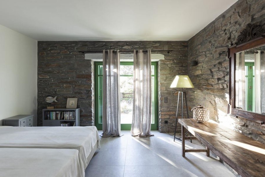 Μια πέτρινη εξοχική κατοικία στην Τζιά μετατρέπεται στο απόλυτο καλοκαιρινό όνειρο- Φωτογραφία 9