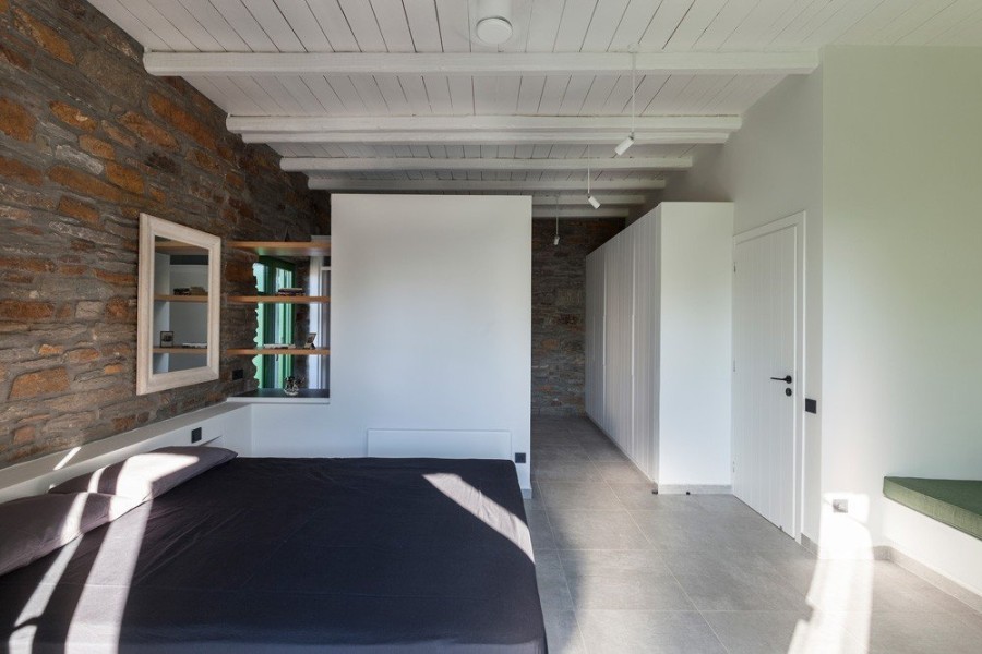 Μια πέτρινη εξοχική κατοικία στην Τζιά μετατρέπεται στο απόλυτο καλοκαιρινό όνειρο- Φωτογραφία 2