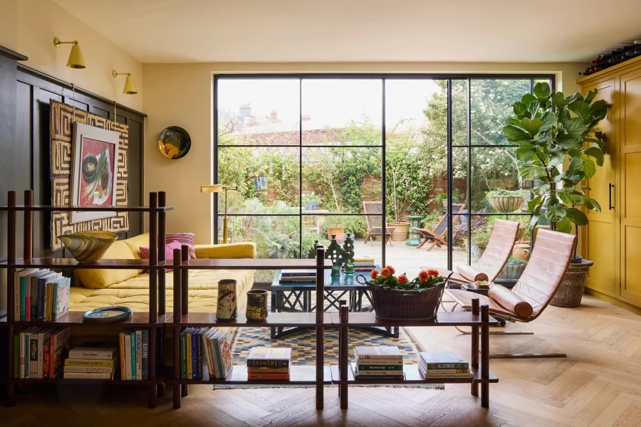 Ένα πολύχρωμο σπίτι στο Notting Hill, γεμάτο vintage στοιχεία και αντίκες- Φωτογραφία 1