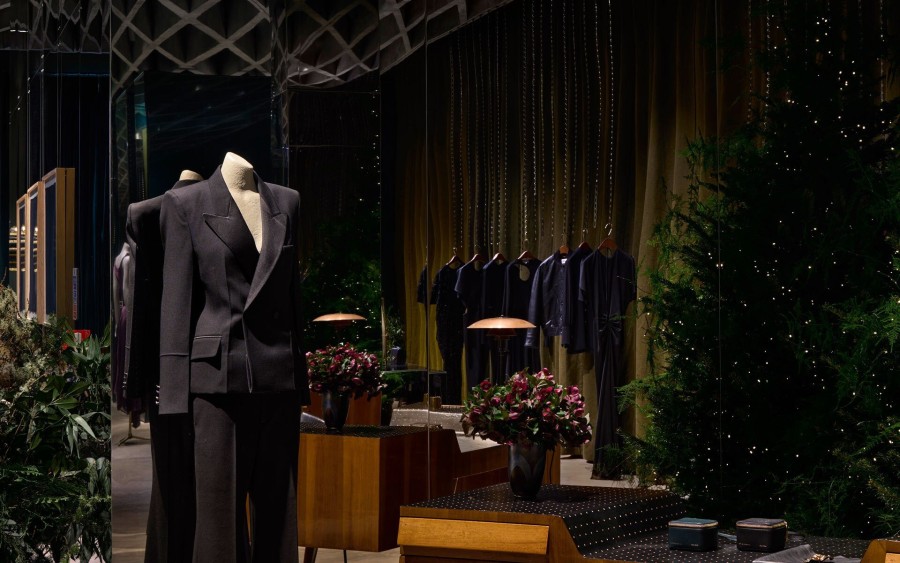 H interior designer Rose Uniacke μεταμόρφωσε για τα Χριστούγεννα την boutique της Victoria Beckham στο Μayfair - Φωτογραφία 4