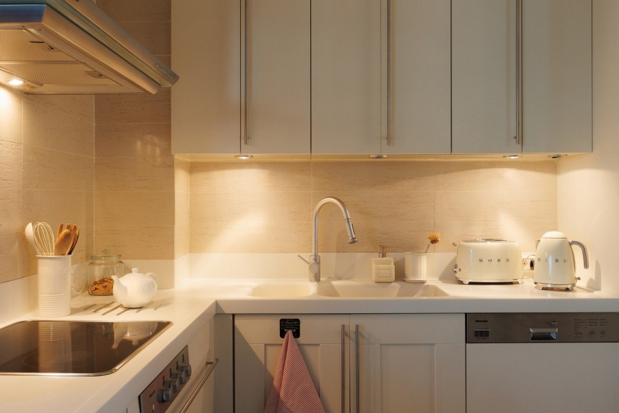 Ένα διαμέρισμα στα Κάστρα απέκτησε χρώμα και ανακαινίστηκε με τρόπο υποδειγματικό - Φωτογραφία 3