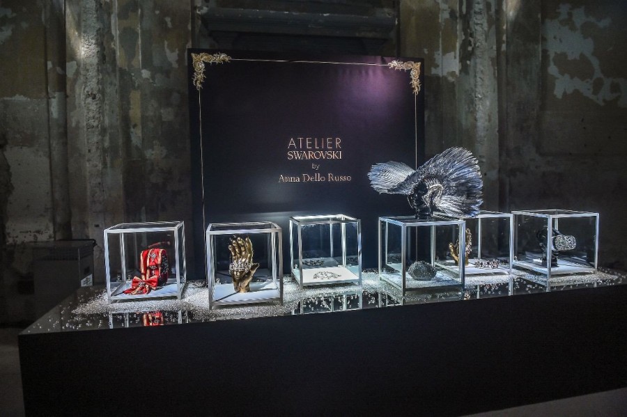 Μια διαφορετική δημοπρασία από την Anna dello Russo - Φωτογραφία 15