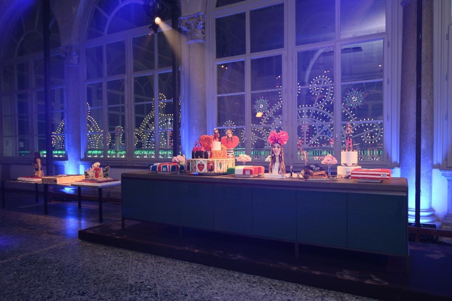 Μια διαφορετική δημοπρασία από την Anna dello Russo - Φωτογραφία 9