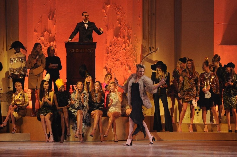 Μια διαφορετική δημοπρασία από την Anna dello Russo - Φωτογραφία 4