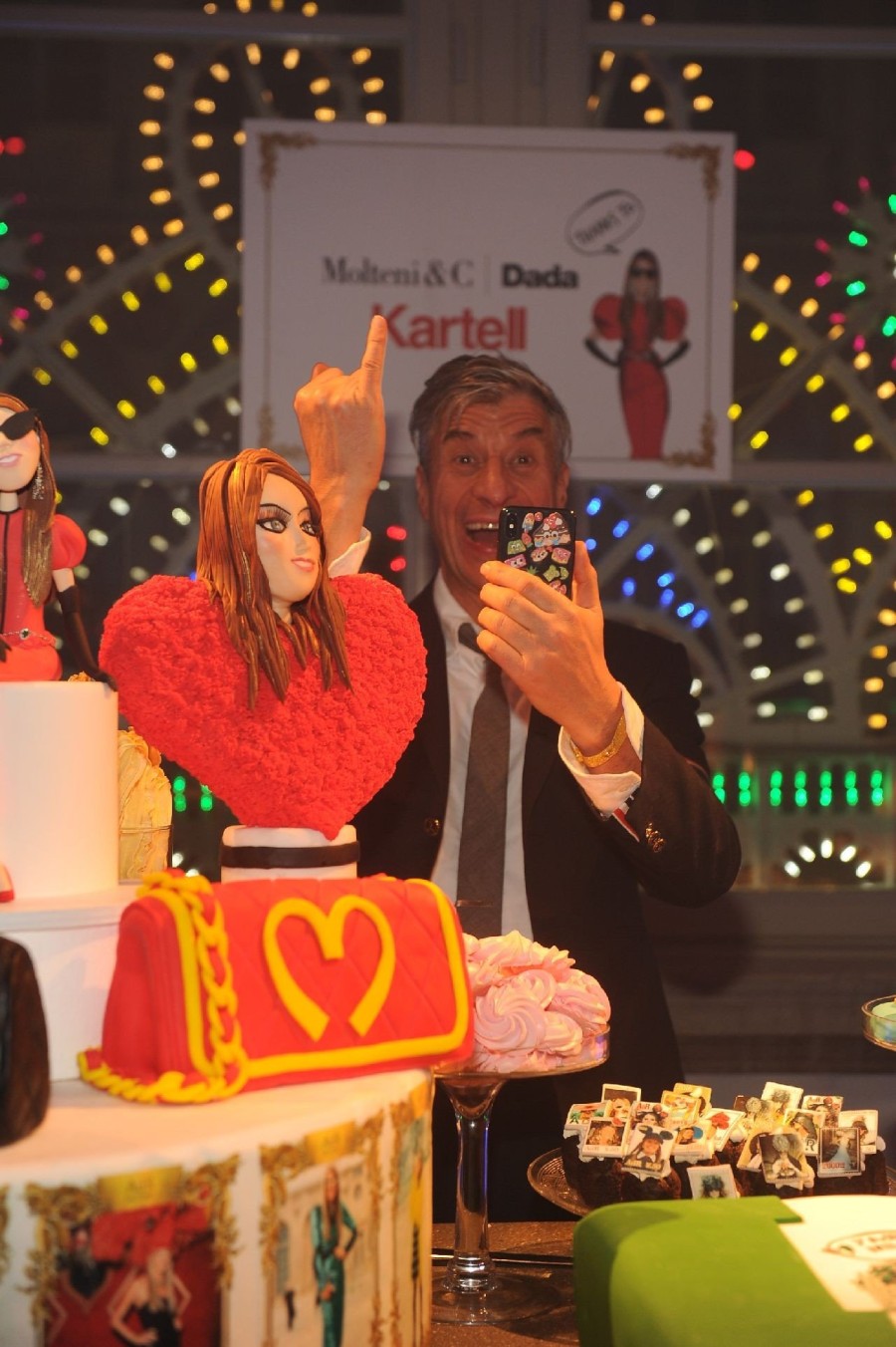 Μια διαφορετική δημοπρασία από την Anna dello Russo - Φωτογραφία 11