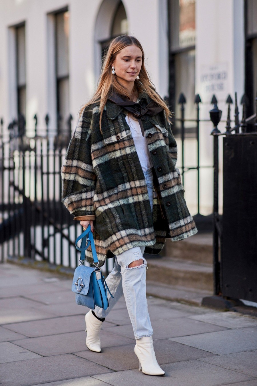 Οι street style εμφανίσεις από το LFW που θα θέλετε να αντιγράψετε - Φωτογραφία 27