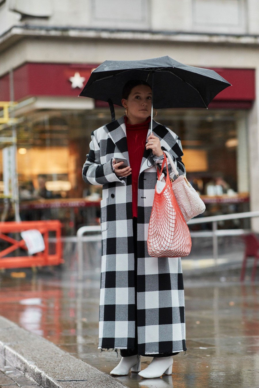Οι street style εμφανίσεις από το LFW που θα θέλετε να αντιγράψετε - Φωτογραφία 44