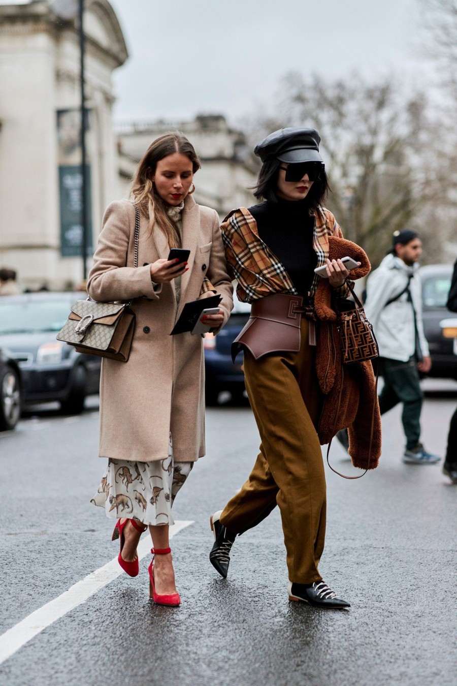 Οι street style εμφανίσεις από το LFW που θα θέλετε να αντιγράψετε - Φωτογραφία 49