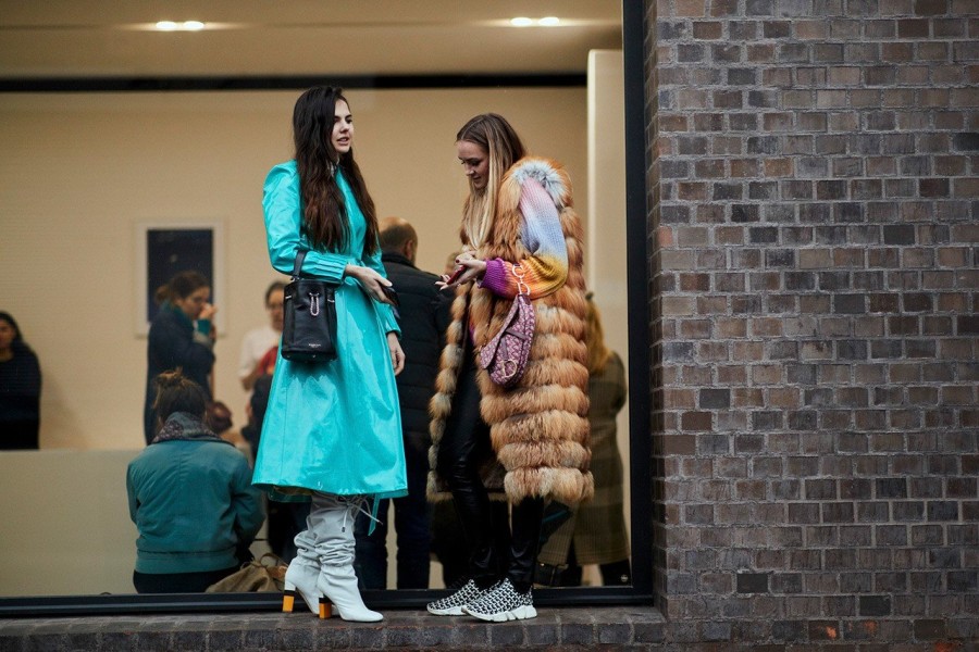 Οι street style εμφανίσεις από το LFW που θα θέλετε να αντιγράψετε - Φωτογραφία 24