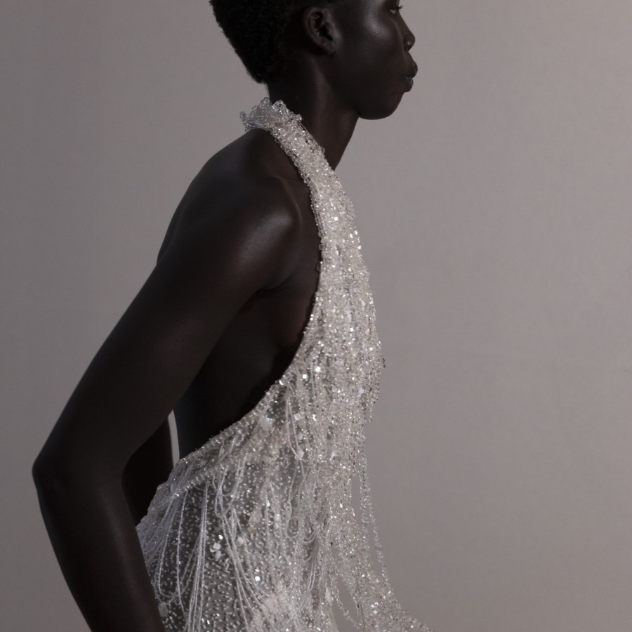 Take a Bow: Η νέα Haute Couture Celia Kritharioti SS25 collection μάγεψε την Πόλη του Φωτός - Φωτογραφία 20