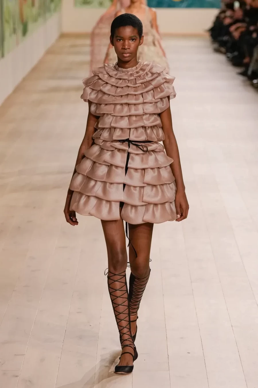  H νέα Haute Couture SS25 συλλογή του Dior ήταν αφιερωμένη στην μετάβαση από την παιδική ηλικία προς την ενηλικίωση- Φωτογραφία 39