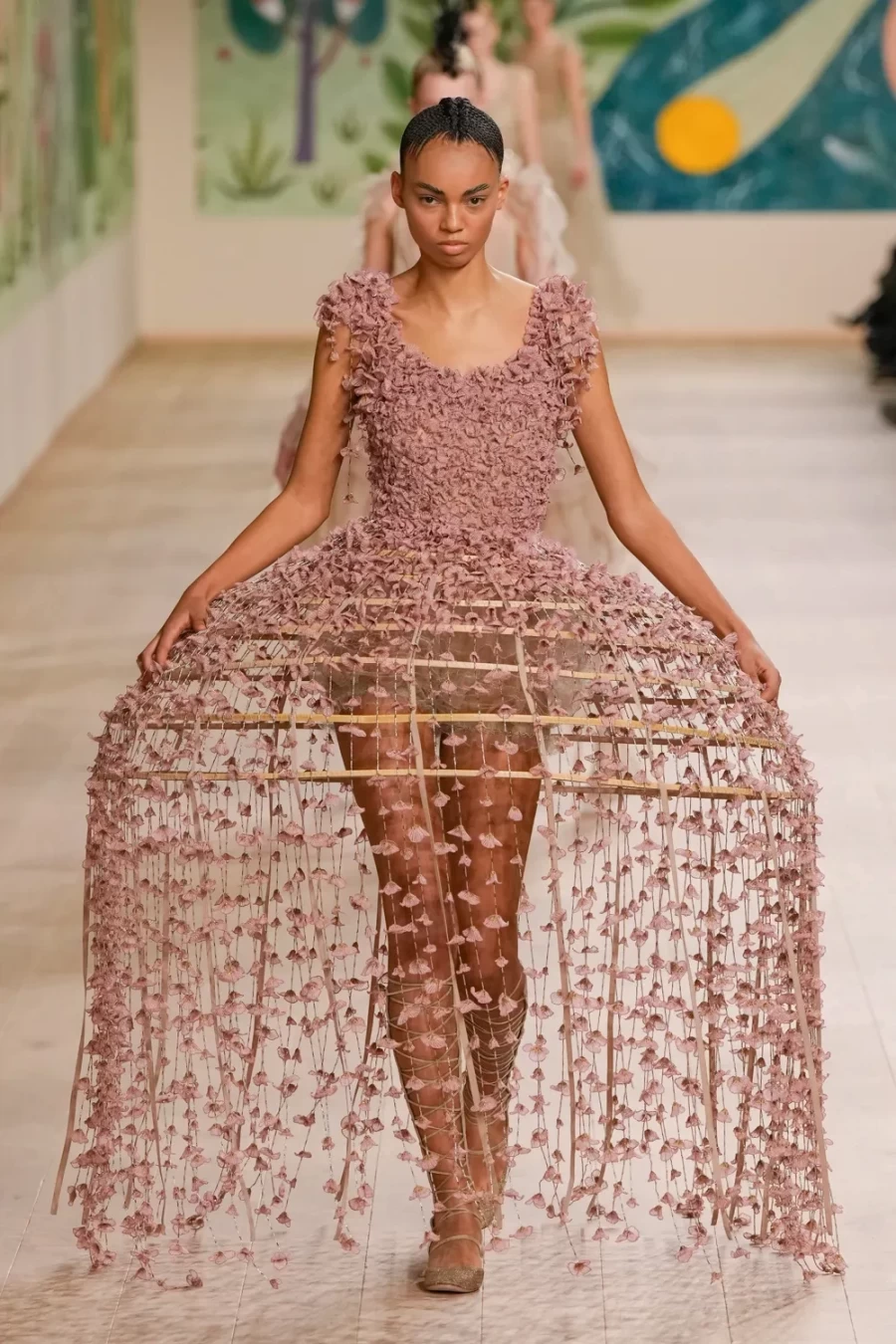  H νέα Haute Couture SS25 συλλογή του Dior ήταν αφιερωμένη στην μετάβαση από την παιδική ηλικία προς την ενηλικίωση- Φωτογραφία 41