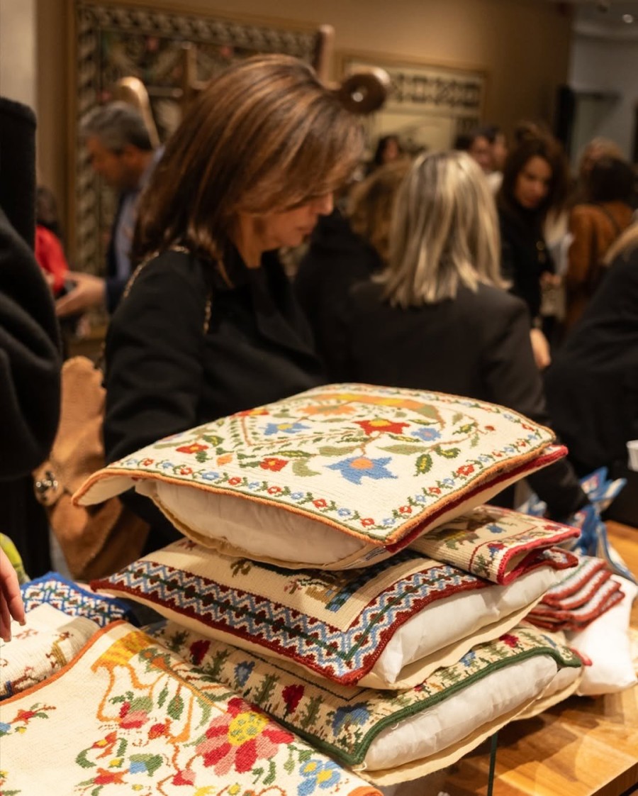 To Cycladic Shop φέρνει στο φως για πρώτη φορά την πολύτιμη συλλογή αριστουργημάτων ελληνικής οικοτεχνίας του Ε.Κ.Κ.Α.- Φωτογραφία 4