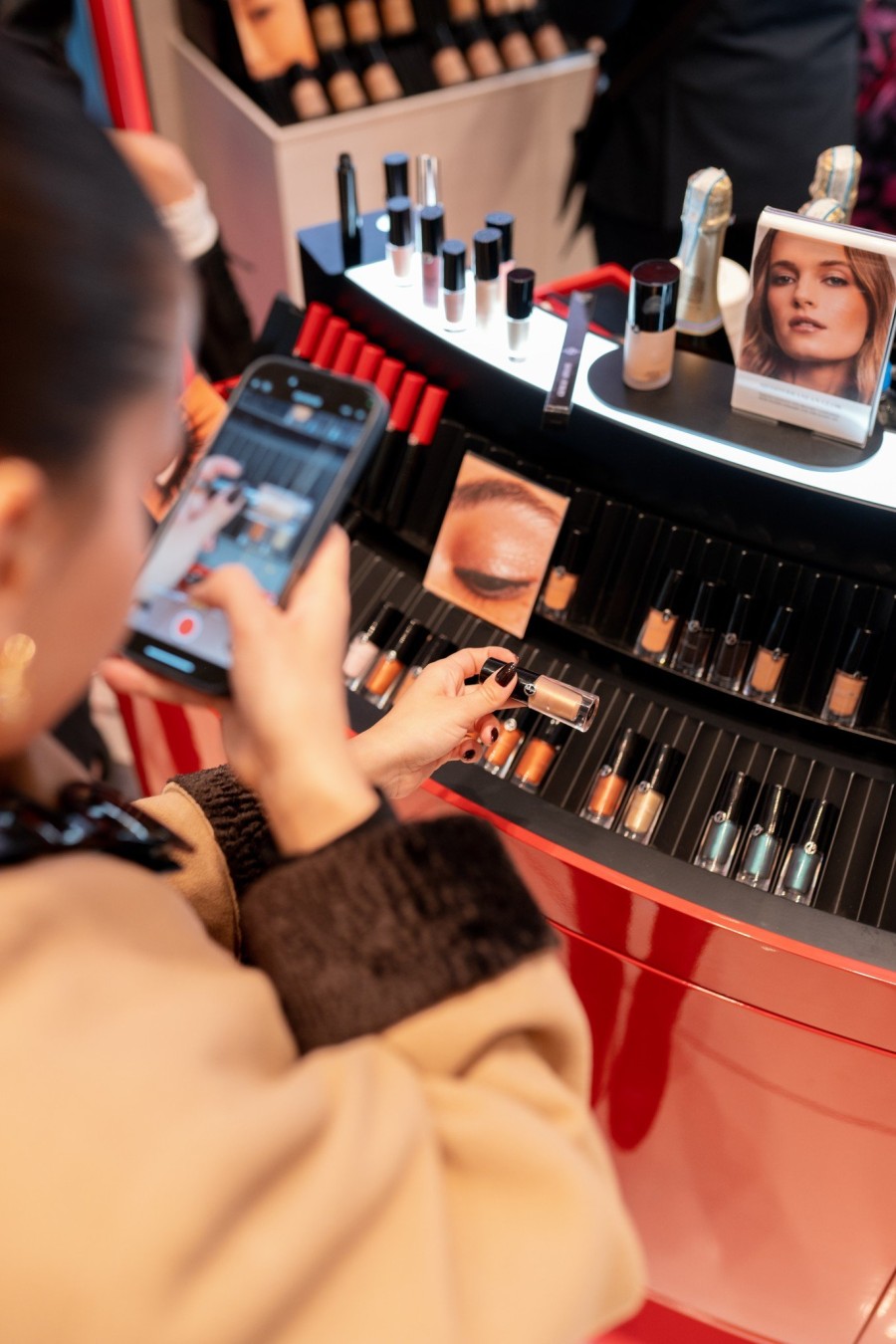 Ο οίκος Armani beauty μάς υποδέχτηκε στο νέο του corner στο attica Τσιμισκή με ένα ξεχωριστό event - Φωτογραφία 10