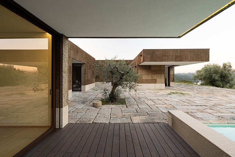 Μια κατοικία χτισμένη στην πλαγιά ενός λόφου της Πορτογαλίας είναι υπόδειγμα βιωσιμότητας- Φωτογραφία 7